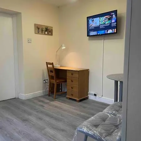 2 Bedroom Apartment, 2 Wash *