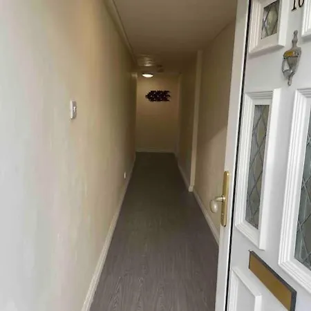 דירה 2 Bedroom Apartment, 2 Wash בריסטול