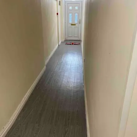 דירה 2 Bedroom Apartment, 2 Wash