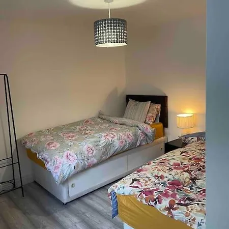 2 Bedroom Apartment, 2 Wash דירה *