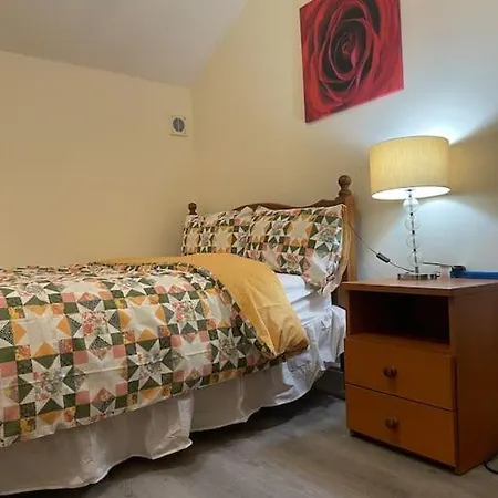 2 Bedroom Apartment, 2 Wash דירה בריסטול