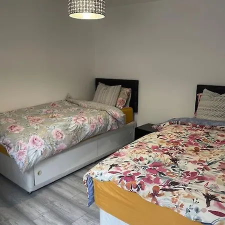 2 Bedroom Apartment, 2 Wash דירה *